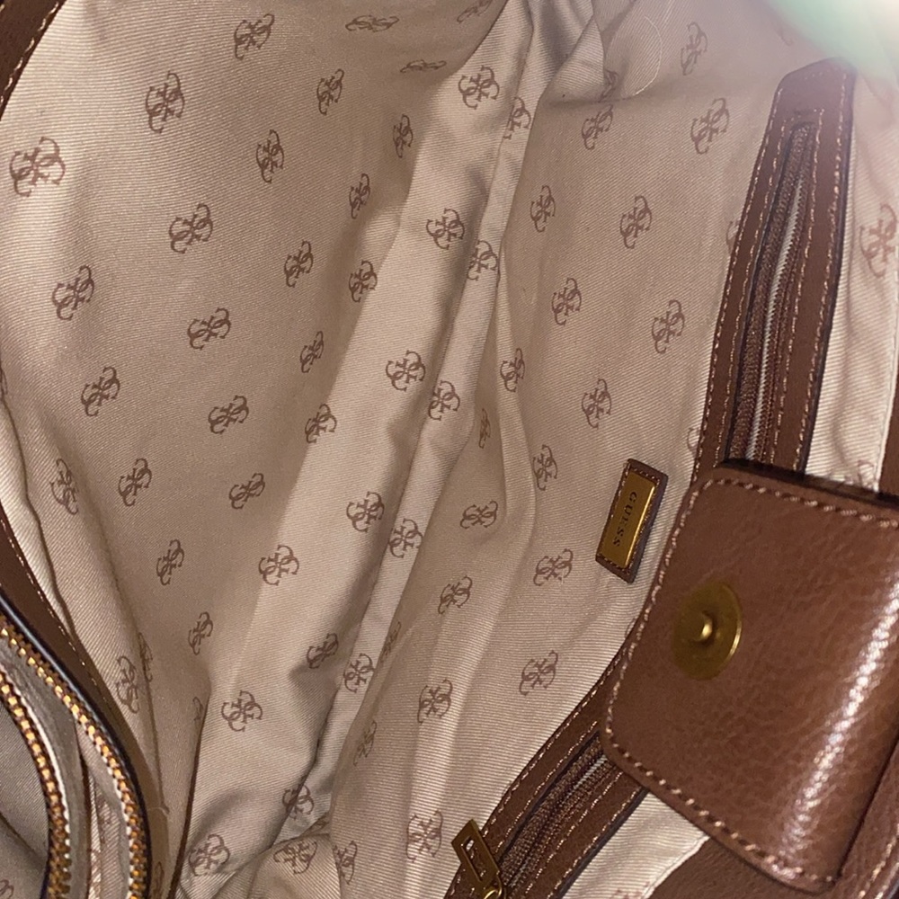 NWOT GUESS PURSE WITH KEY RING - Picture 6 of 7